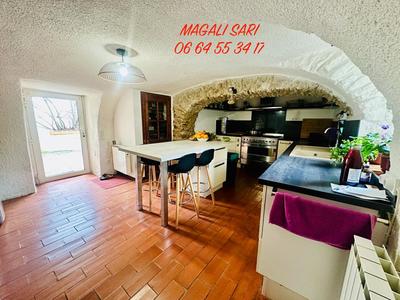 Maison - 211 m² - 8 pièces