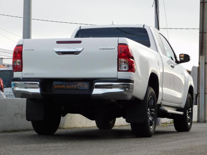 Toyota Hilux 2.4 d-4d 150ch X-Tra Cabine Legende 2 Places 4wd Bva My25
