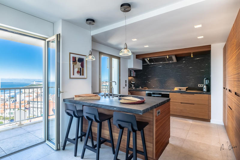 Appartement - 201 m² - 5 pièces