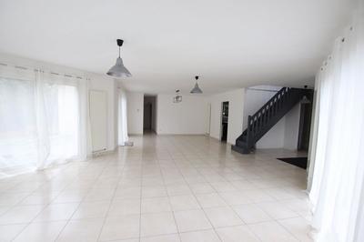 Maison - 210 m² - 7 pièces