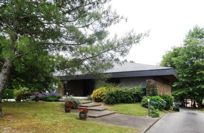 Maison - 204 m² - 7 pièces