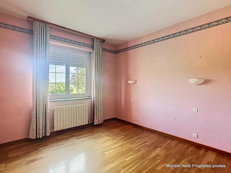 Maison - 210 m² - 7 pièces