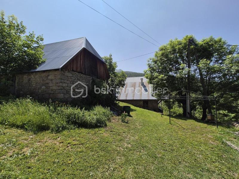 Corps de ferme - 180 m² - 6 pièces