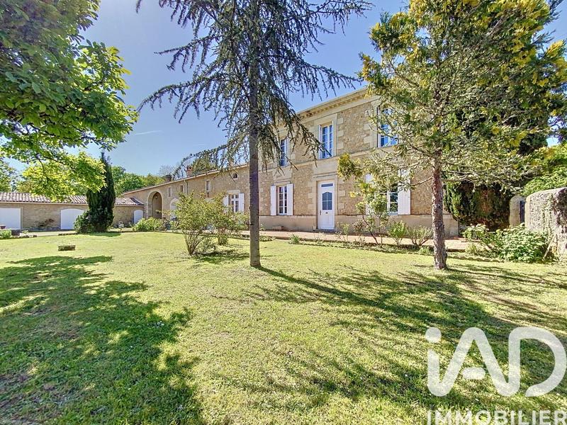 Maison - 198 m² - 7 pièces