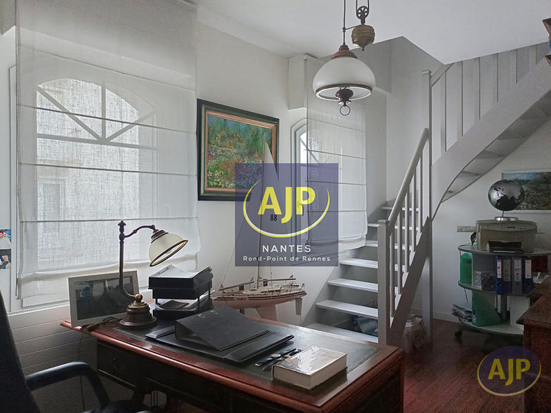 Maison - 291 m² - 8 pièces