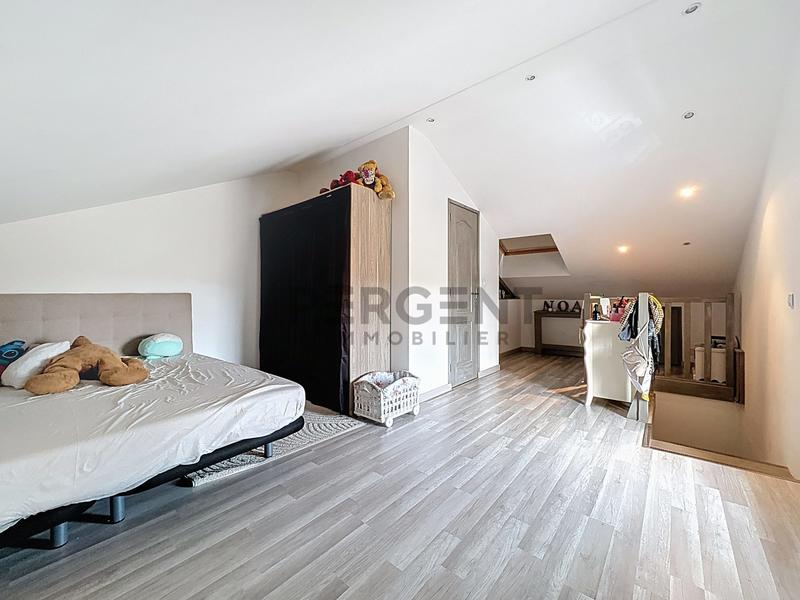 Maison - 352 m² - 8 pièces