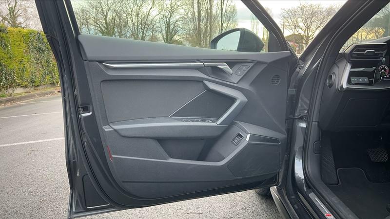 Audi A3 sportback IV 40 TFSIe 204 s-Tronic 6 Design - Automatique Entretien constructeur