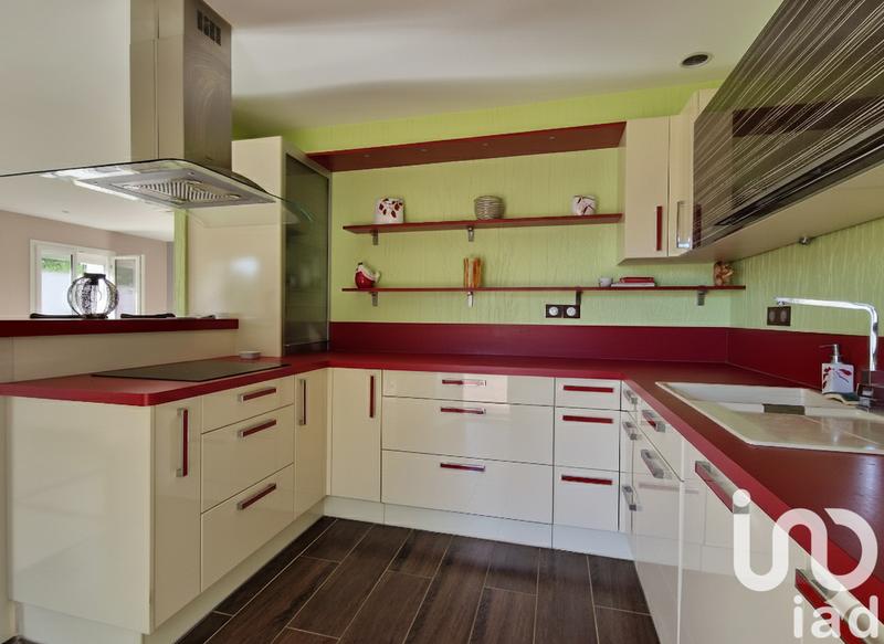 Maison - 242 m² - 7 pièces