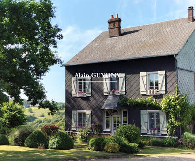 Maison - 240 m² - 8 pièces