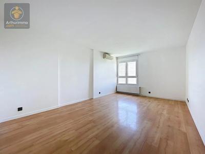Appartement - 77 m² - 4 pièces