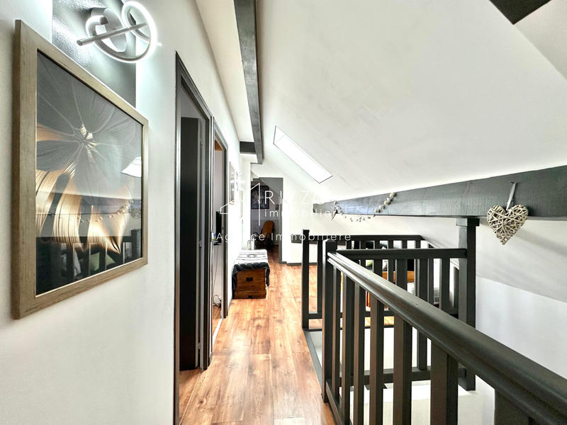 Maison - 180 m² - 6 pièces