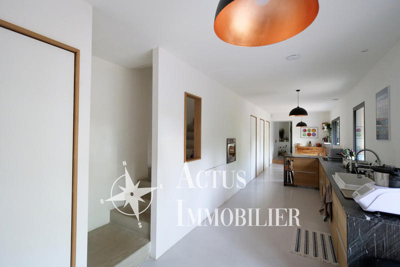 Maison - 182 m² - 6 pièces