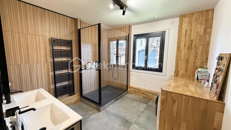 Propriété - 140 m² - 6 pièces