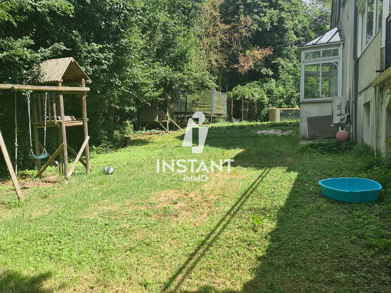 Maison - 210 m² - 9 pièces