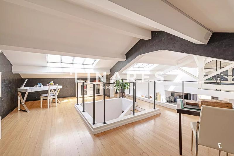 Maison - 239 m² - 6 pièces