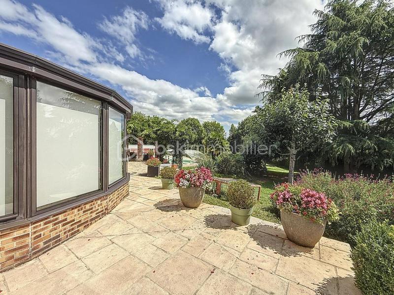 Propriété - 230 m² - 10 pièces