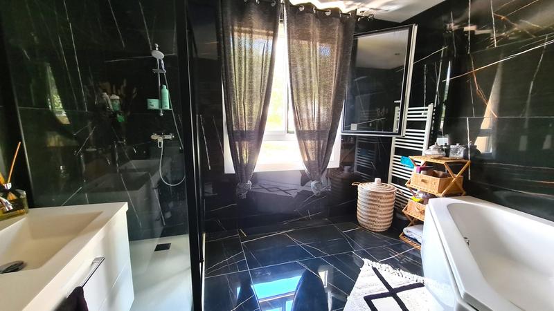 Maison - 157 m² - 7 pièces