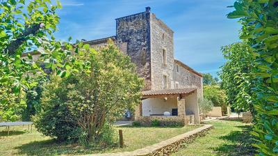 Mas - 340 m² - 7 pièces