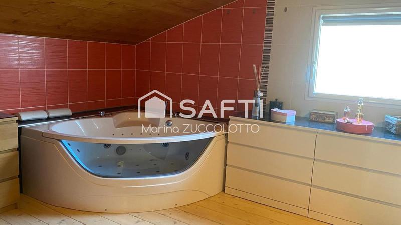 Maison - 178 m² - 10 pièces