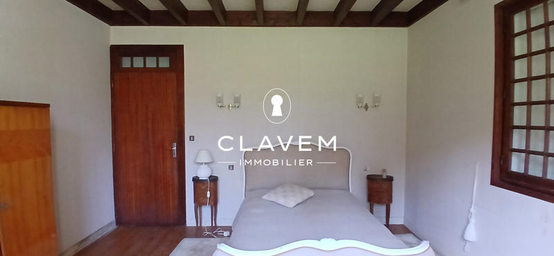 Maison - 310 m² - 13 pièces