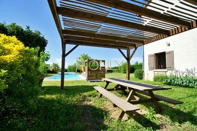 Maison - 240 m² - 6 pièces