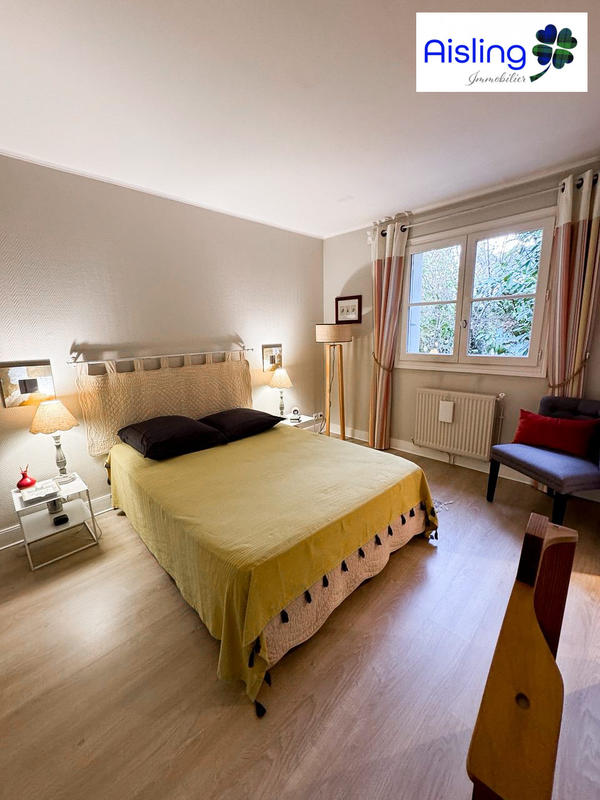 Maison ancienne - 210 m² - 7 pièces