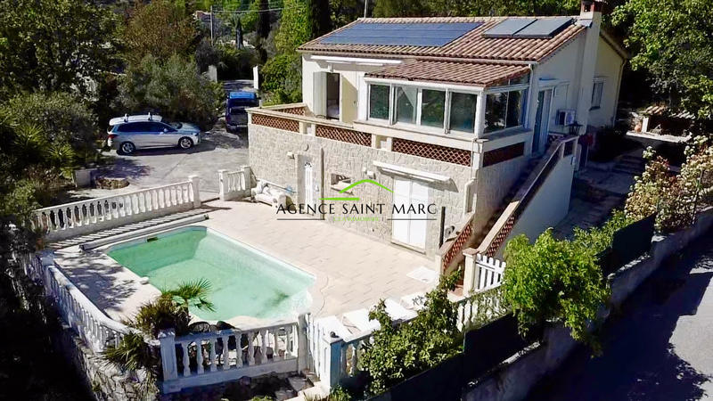 Maison - 102 m² - 4 pièces