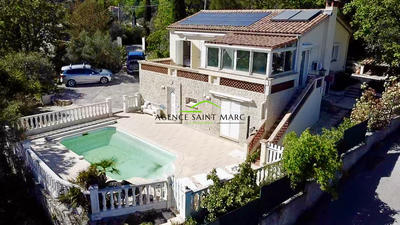 Maison - 102 m² - 4 pièces