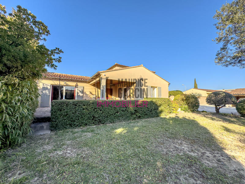 Maison traditionnelle - 180 m² - 8 pièces