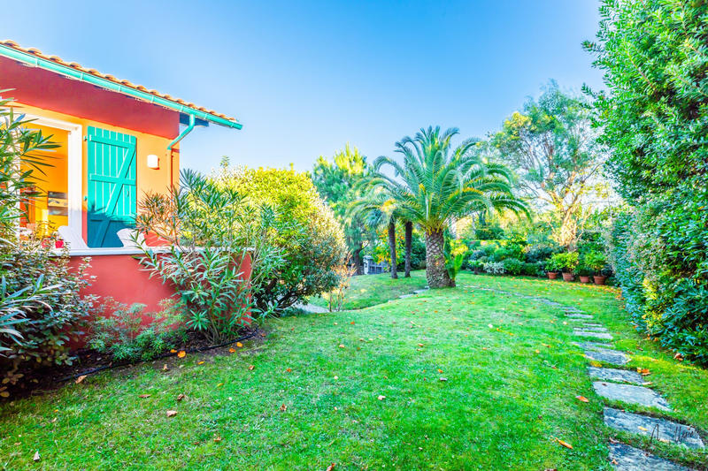 Maison - 220 m² - 8 pièces