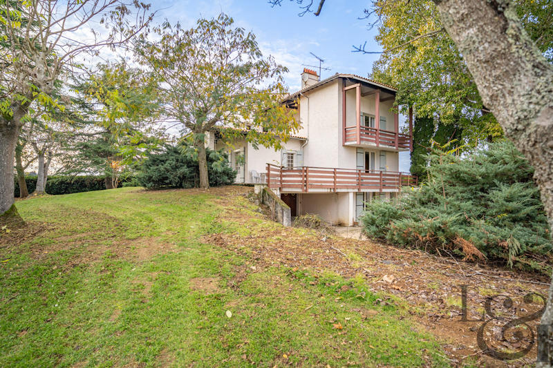 Maison - 200 m² - 6 pièces