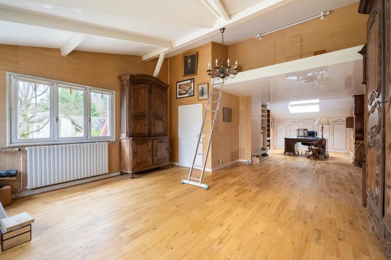 Maison - 250 m² - 7 pièces