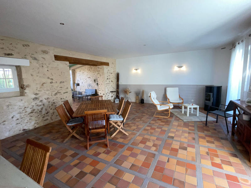 Maison - 224 m² - 7 pièces