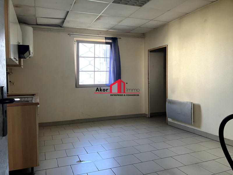 Local d'activités - 177 m² - 3 pièces