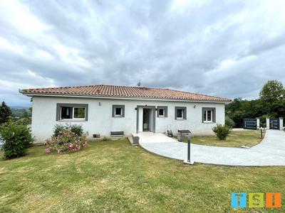 Maison - 223 m² - 8 pièces