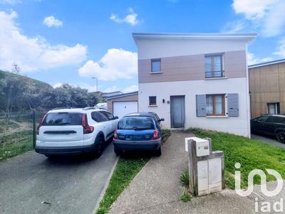 Maison - 95 m² - 6 pièces
