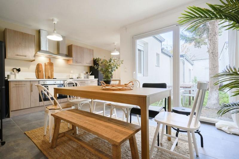 Maison - 164 m² - 10 pièces