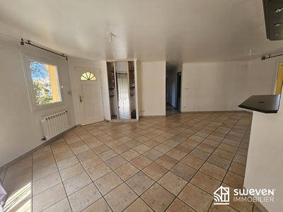 Maison - 97 m² - 5 pièces