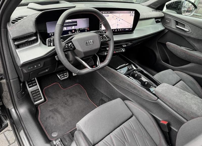 Audi Q3 Sportback 272 s-Line Hybride Rechargeable / Toit Ouvrant Attache Remorque Phares Oled