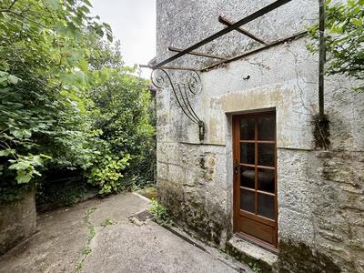 Maison - 300 m² - 12 pièces