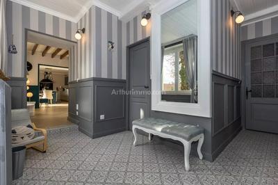 Maison - 222 m² - 7 pièces