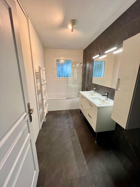 Maison - 99 m² - 4 pièces