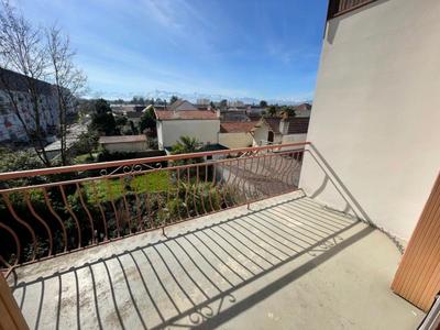 Appartement - 86 m² - 4 pièces