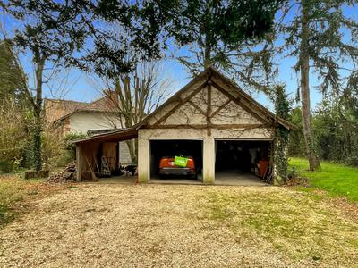 Maison - 252 m² - 10 pièces