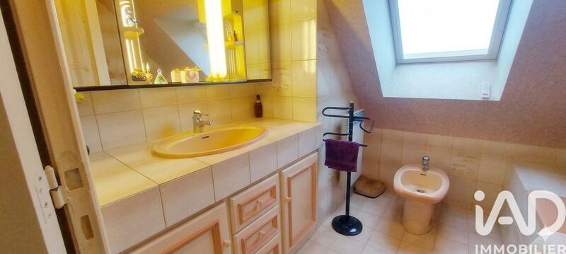 Maison - 95 m² - 5 pièces