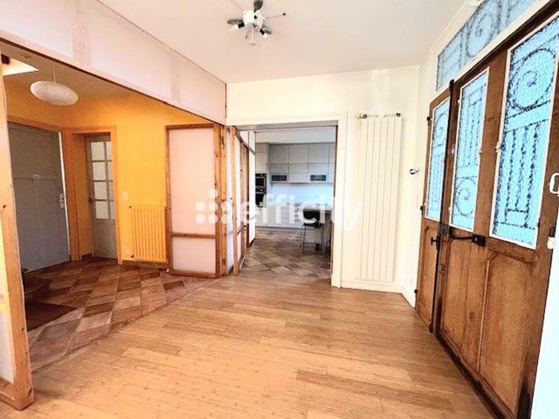 Maison - 217 m² - 9 pièces