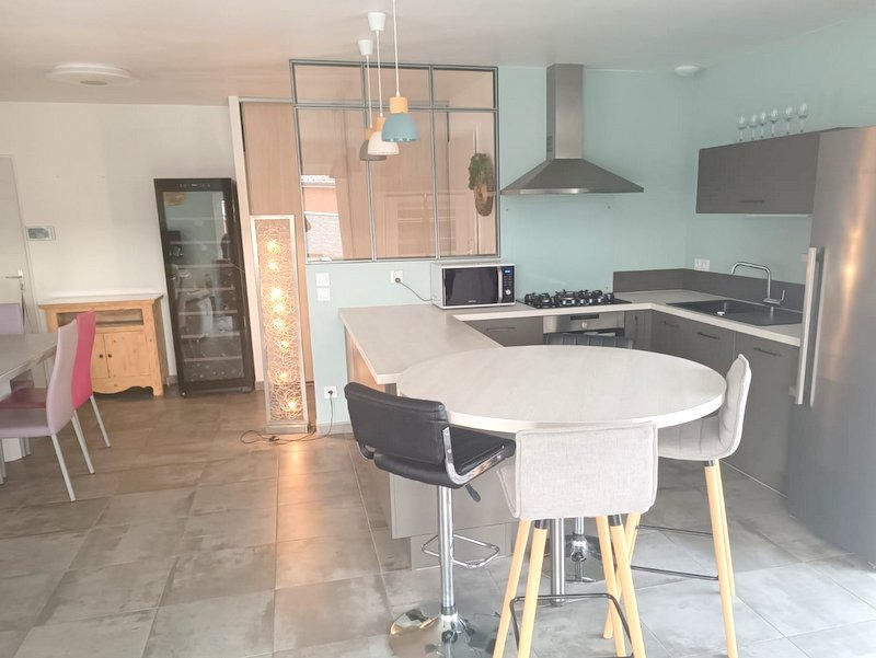 Villa - 100 m² - 3 pièces