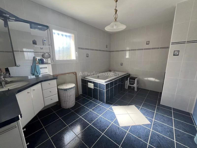 Maison - 179 m² - 6 pièces