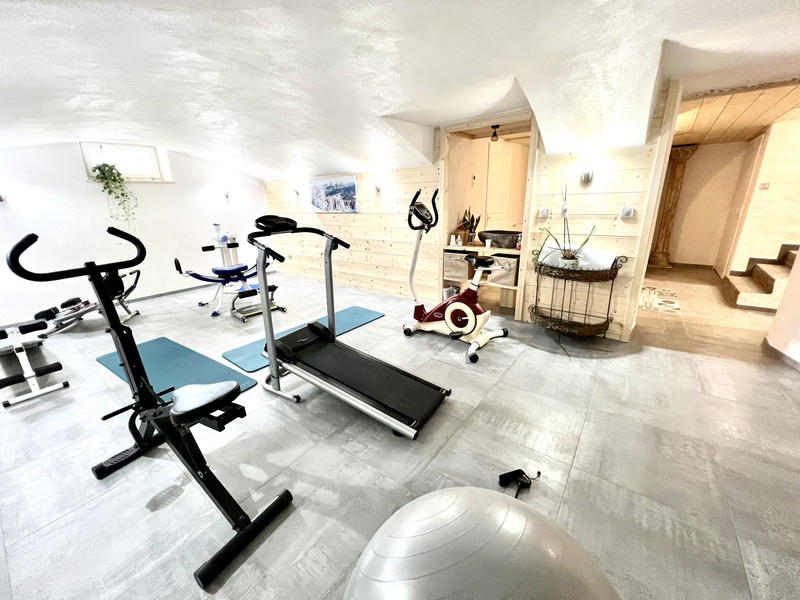 Propriété - 446 m² - 12 pièces