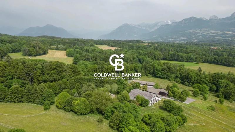 Maison de domaine équestre - 400 m² - 10 pièces